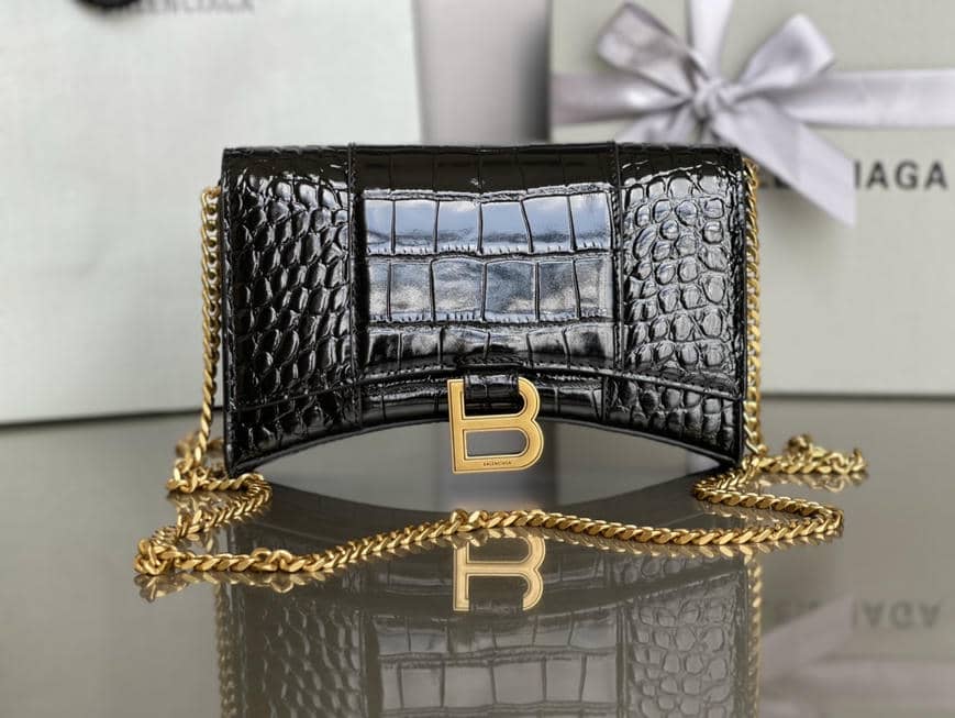 Hourglass Chain Bag